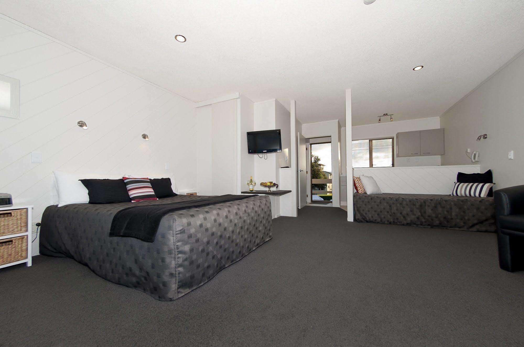 The Oceanside Motel 4*